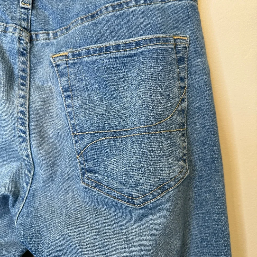 Hollister | Super Skinny Advanced Stretch Factory Busted Knee Distressed Jeans